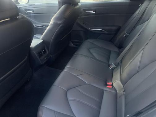 2021 Toyota Avalon Hybrid XLE Plus