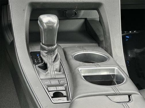 2021 Toyota Avalon Hybrid XLE Plus