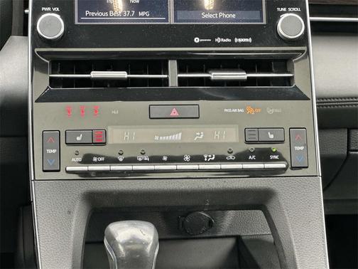 2021 Toyota Avalon Hybrid XLE Plus