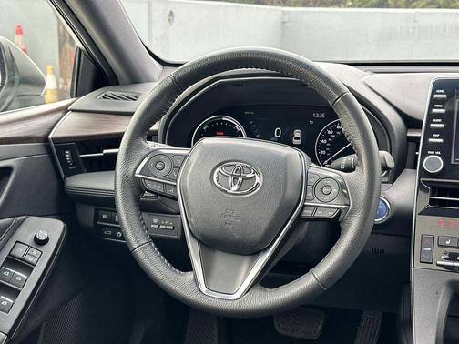 2021 Toyota Avalon Hybrid XLE Plus