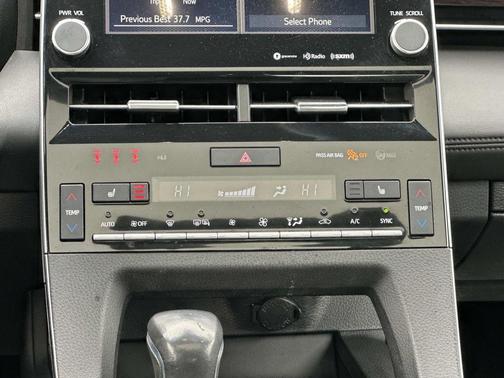 2021 Toyota Avalon Hybrid XLE Plus