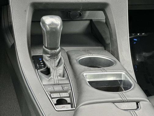 2021 Toyota Avalon Hybrid XLE Plus