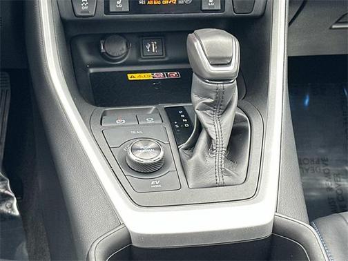 2023 Toyota RAV4 Hybrid SE