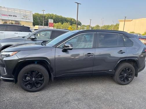 2023 Toyota RAV4 Hybrid SE