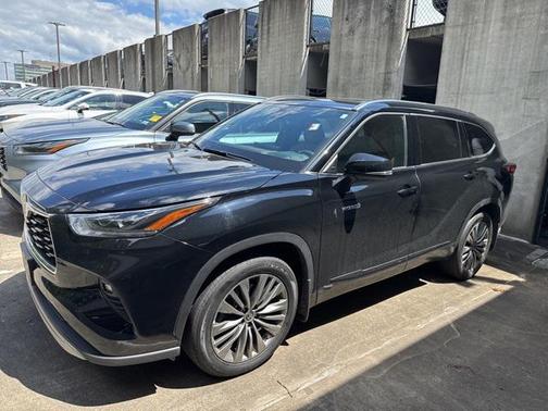 2021 Toyota Highlander Hybrid Platinum
