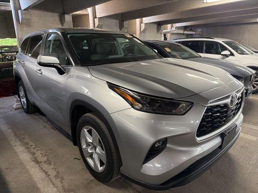 Celestial Silver Metallic 2023 Toyota Highlander LE