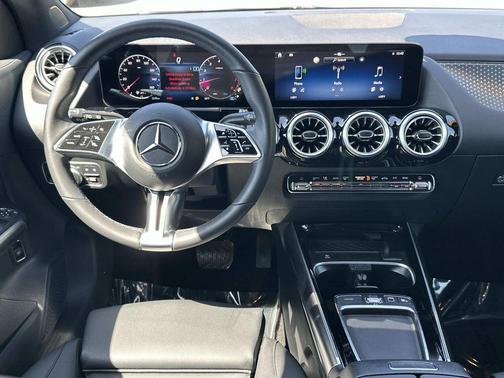 Night Black 2025 Mercedes-Benz GLA 250 4MATIC