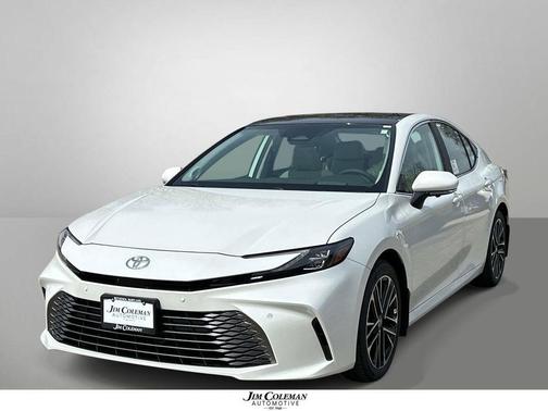 Wind Chill Pearl 2026 Toyota Camry XLE