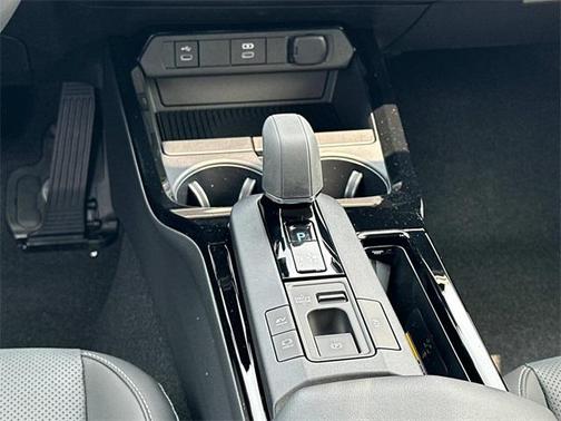 2025 Toyota Prius L