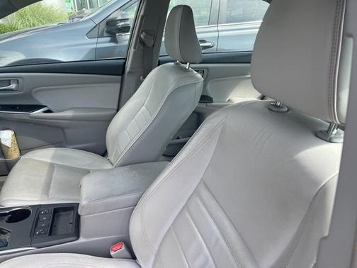 2017 Toyota Camry Hybrid XLE