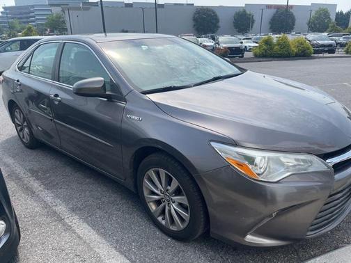 2017 Toyota Camry Hybrid XLE