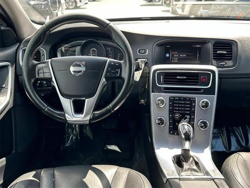 2018 Volvo V60 T5 Dynamic