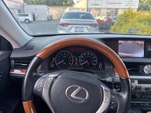2013 Lexus ES 300h Base