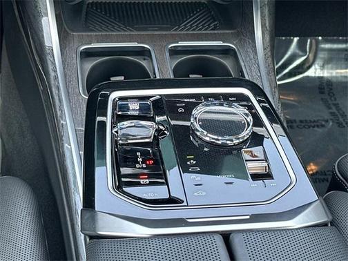 2024 BMW 740 i xDrive