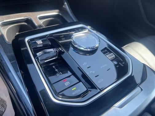 2024 BMW 740 i xDrive