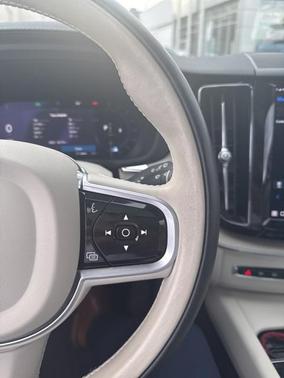 2022 Volvo XC60 B5 Inscription