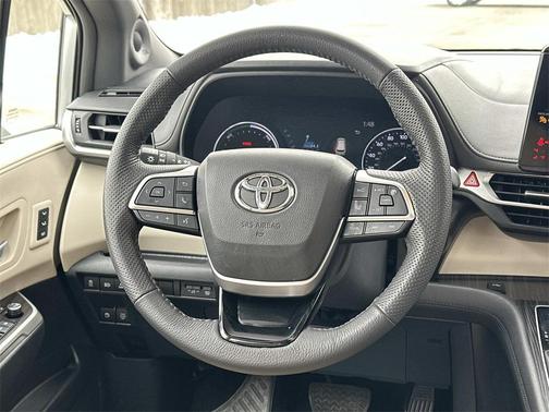 2023 Toyota Sienna Limited