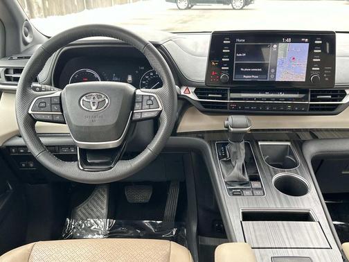 2023 Toyota Sienna Limited