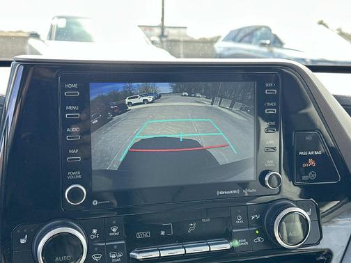 Magnetic Gray Metallic 2021 Toyota Highlander Hybrid XLE