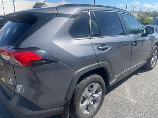 2023 Toyota RAV4 Hybrid XLE