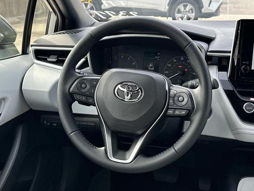 Classic Silver Metallic 2026 Toyota Corolla SE