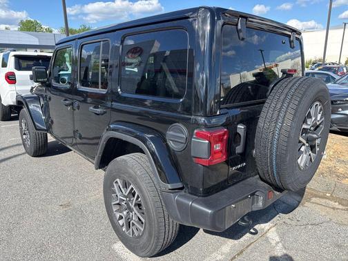 Black Clearcoat 2025 Jeep Wrangler 4-Door Sahara 4x4