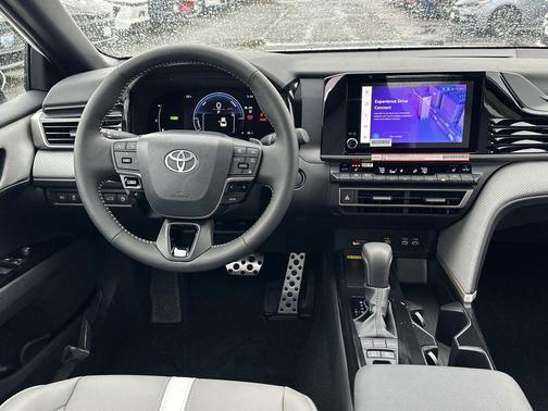 Ice Cap 2026 Toyota Camry SE