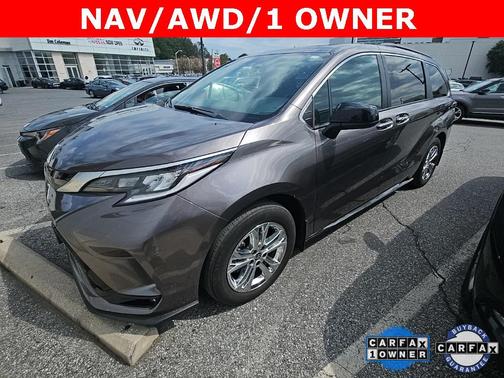 2022 Toyota Sienna XSE 7 Passenger