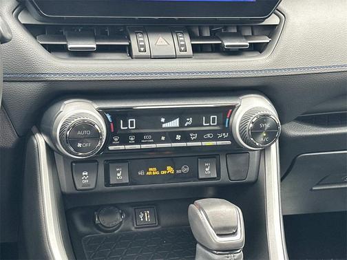 2023 Toyota RAV4 Hybrid SE