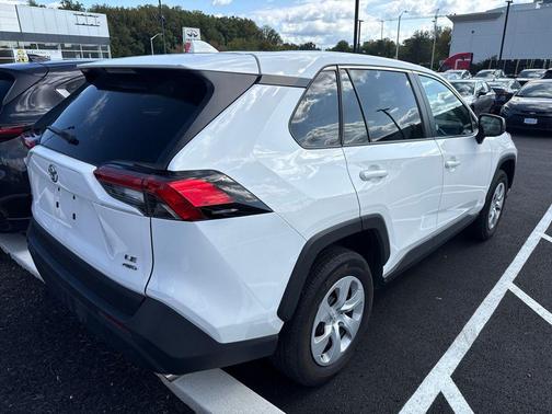 Ice Cap 2025 Toyota RAV4 LE