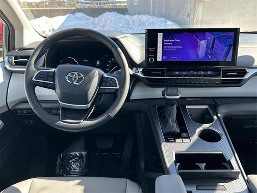 2025 Toyota Sienna XLE