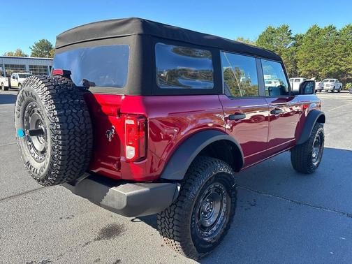 2025 Ford Bronco Base