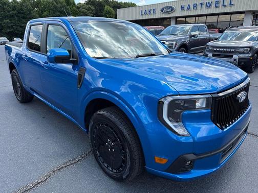 Velocity Blue 2026 Ford Maverick Lobo Standard