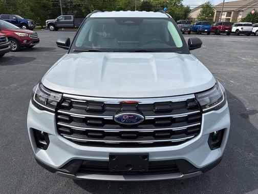Space White Metallic 2026 Ford Explorer Active