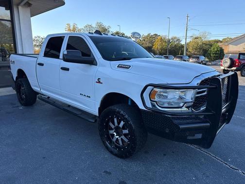 2021 RAM 2500 Tradesman Crew Cab 4x4 6'4' Box