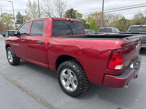 Deep Cherry Red Crystal Pearlcoat 2012 RAM 1500 ST