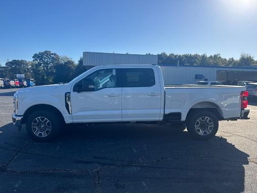Star White Metallic Tri-Coat 2027 Ford F-350 Lariat