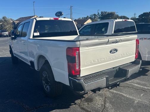 Star White Metallic Tri-Coat 2027 Ford F-350 Lariat