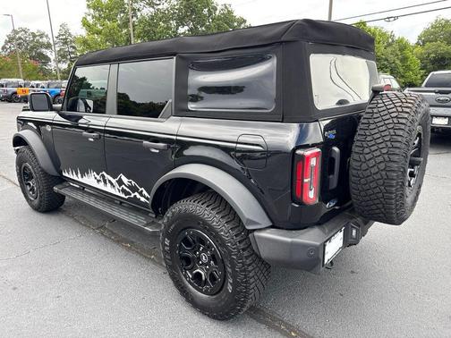 Shadow Black 2024 Ford Bronco Wildtrak
