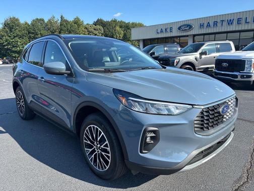 2025 Ford Escape PHEV Base