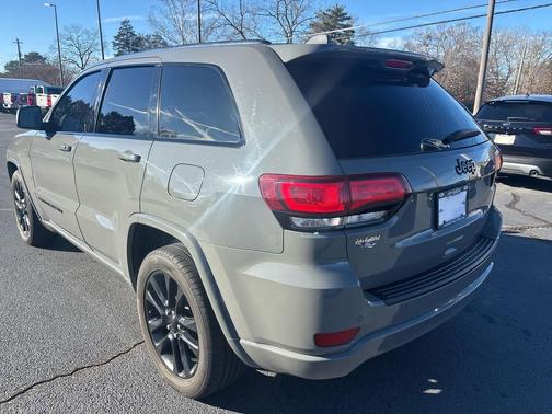 2022 Jeep Grand Cherokee Laredo