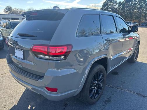 2022 Jeep Grand Cherokee Laredo