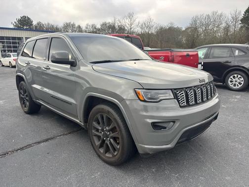 2022 Jeep Grand Cherokee Laredo