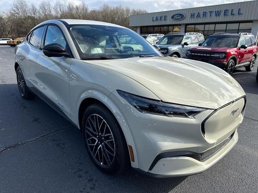 2025 Ford Mustang Mach-E Premium