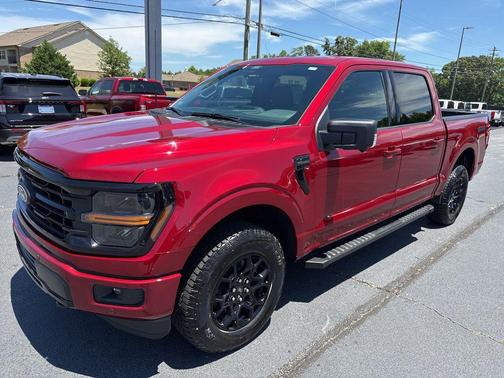 Ruby Red Metallic Tinted Clearcoat 2026 Ford F-150 XLT