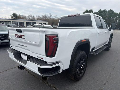 2025 GMC Sierra 2500 AT4
