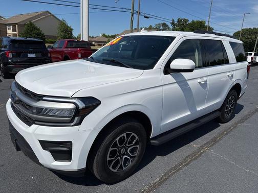 Oxford White 2024 Ford Expedition XLT