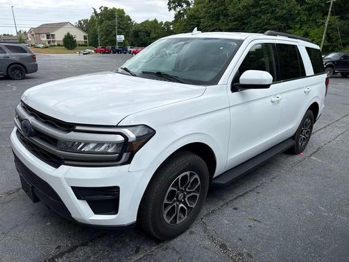 Oxford White 2024 Ford Expedition XLT