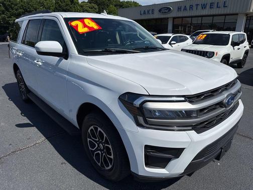 Oxford White 2024 Ford Expedition XLT