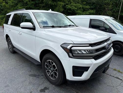 Oxford White 2024 Ford Expedition XLT